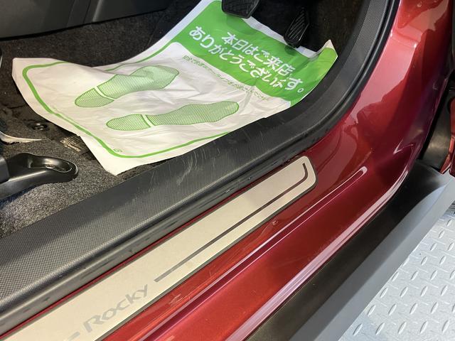 ロッキープレミアムＧメモリーナビ　パノラマモニター　ドライブレコーダー　ＥＴＣ車載器　アダプティブクルーズコントロール　ＬＥＤヘッドライト　フォグランプ　前席シートヒーター　プッシュスタート　スマートアシスト（愛媛県）の中古車