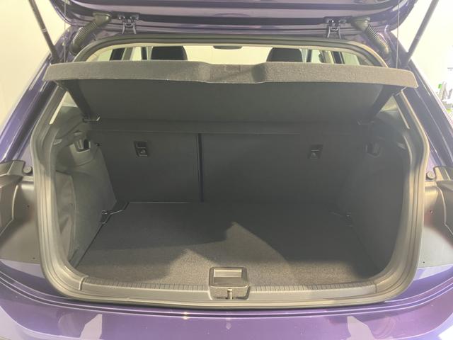 ＶＷ ポロＴＳＩアクティブプッシュスタート　アイドリングストップ　コーナーセンサー　パークアシスト　ワイヤレス充電　アダプティブクルーズコントロール　レーンキープアシスト　オートライト　オートマチックハイビーム　２ＷＤ（愛媛県）の中古車
