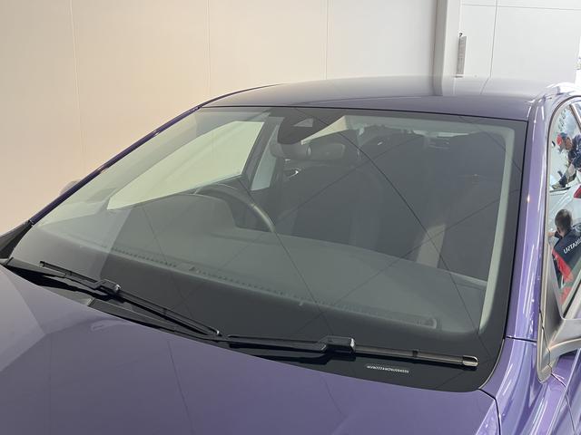 ＶＷ ポロＴＳＩアクティブプッシュスタート　アイドリングストップ　コーナーセンサー　パークアシスト　ワイヤレス充電　アダプティブクルーズコントロール　レーンキープアシスト　オートライト　オートマチックハイビーム　２ＷＤ（愛媛県）の中古車