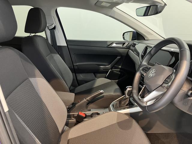 ＶＷ ポロＴＳＩアクティブプッシュスタート　アイドリングストップ　コーナーセンサー　パークアシスト　ワイヤレス充電　アダプティブクルーズコントロール　レーンキープアシスト　オートライト　オートマチックハイビーム　２ＷＤ（愛媛県）の中古車