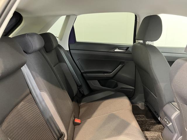 ＶＷ ポロＴＳＩアクティブプッシュスタート　アイドリングストップ　コーナーセンサー　パークアシスト　ワイヤレス充電　アダプティブクルーズコントロール　レーンキープアシスト　オートライト　オートマチックハイビーム　２ＷＤ（愛媛県）の中古車