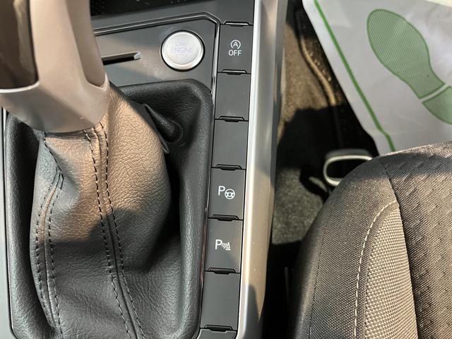 ＶＷ ポロＴＳＩアクティブプッシュスタート　アイドリングストップ　コーナーセンサー　パークアシスト　ワイヤレス充電　アダプティブクルーズコントロール　レーンキープアシスト　オートライト　オートマチックハイビーム　２ＷＤ（愛媛県）の中古車