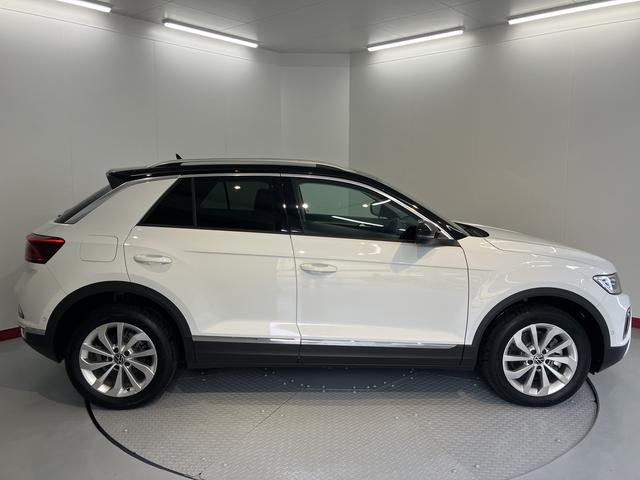 ＶＷ Ｔ−ロックＴＤＩ　スタイルプッシュスタート　電動パーキングブレーキ　オートブレーキホールド　ワイヤレス充電　アイドリングストップ　コーナーセンサー　パーキングアシスト　アダプティブクルーズコントロール　レーンキープアシスト（愛媛県）の中古車