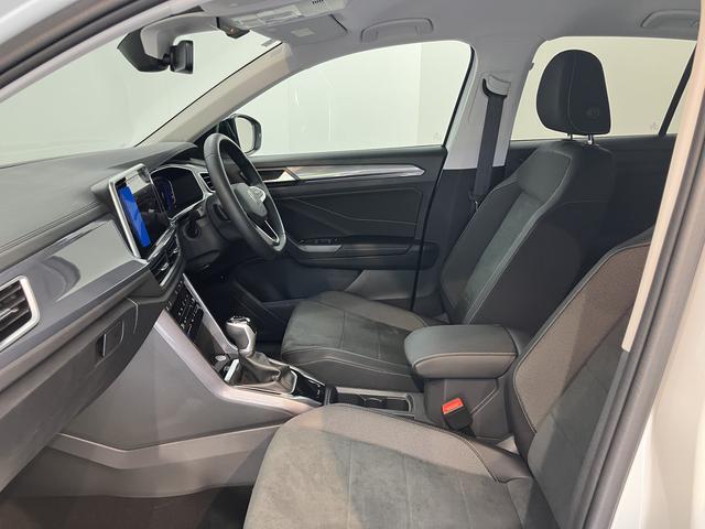 ＶＷ Ｔ−ロックＴＤＩ　スタイルプッシュスタート　電動パーキングブレーキ　オートブレーキホールド　ワイヤレス充電　アイドリングストップ　コーナーセンサー　パーキングアシスト　アダプティブクルーズコントロール　レーンキープアシスト（愛媛県）の中古車