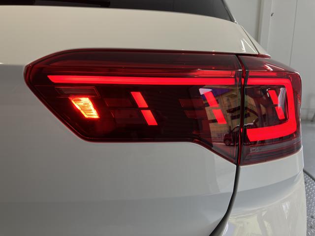 ＶＷ Ｔ−ロックＴＤＩ　スタイルプッシュスタート　電動パーキングブレーキ　オートブレーキホールド　ワイヤレス充電　アイドリングストップ　コーナーセンサー　パーキングアシスト　アダプティブクルーズコントロール　レーンキープアシスト（愛媛県）の中古車