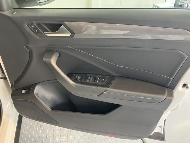 ＶＷ Ｔ−ロックＴＤＩ　スタイルプッシュスタート　電動パーキングブレーキ　オートブレーキホールド　ワイヤレス充電　アイドリングストップ　コーナーセンサー　パーキングアシスト　アダプティブクルーズコントロール　レーンキープアシスト（愛媛県）の中古車