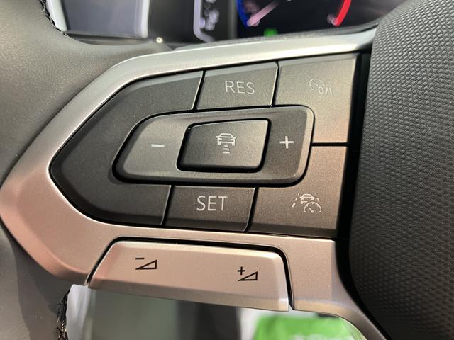 ＶＷ Ｔ−ロックＴＤＩ　スタイルプッシュスタート　電動パーキングブレーキ　オートブレーキホールド　ワイヤレス充電　アイドリングストップ　コーナーセンサー　パーキングアシスト　アダプティブクルーズコントロール　レーンキープアシスト（愛媛県）の中古車