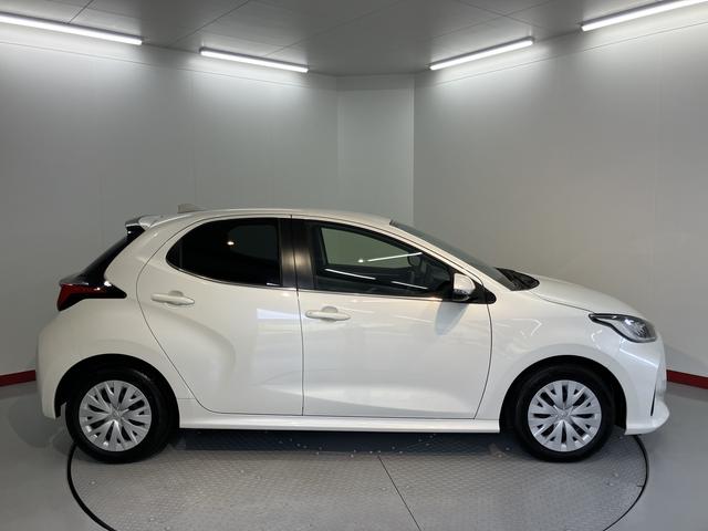 ヤリスＺディスプレイオーディオ　パノラマモニター　ＥＴＣ車載器　ドライブレコーダー　クルーズコントロール　オートライト　ＬＥＤヘッドライト　プッシュスタート　オートエアコン　前席シートヒーター（愛媛県）の中古車