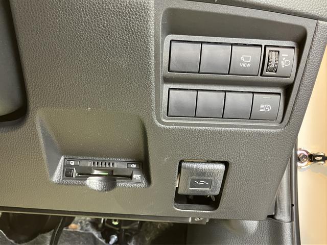 ヤリスＺディスプレイオーディオ　パノラマモニター　ＥＴＣ車載器　ドライブレコーダー　クルーズコントロール　オートライト　ＬＥＤヘッドライト　プッシュスタート　オートエアコン　前席シートヒーター（愛媛県）の中古車
