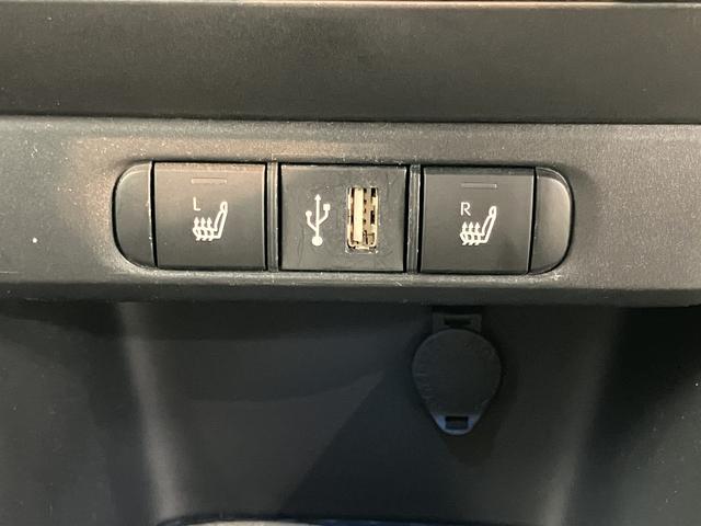 ヤリスＺディスプレイオーディオ　パノラマモニター　ＥＴＣ車載器　ドライブレコーダー　クルーズコントロール　オートライト　ＬＥＤヘッドライト　プッシュスタート　オートエアコン　前席シートヒーター（愛媛県）の中古車