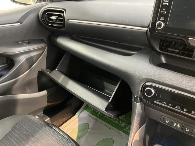 ヤリスＺディスプレイオーディオ　パノラマモニター　ＥＴＣ車載器　ドライブレコーダー　クルーズコントロール　オートライト　ＬＥＤヘッドライト　プッシュスタート　オートエアコン　前席シートヒーター（愛媛県）の中古車