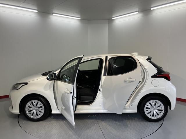 ヤリスＺディスプレイオーディオ　パノラマモニター　ＥＴＣ車載器　ドライブレコーダー　クルーズコントロール　オートライト　ＬＥＤヘッドライト　プッシュスタート　オートエアコン　前席シートヒーター（愛媛県）の中古車