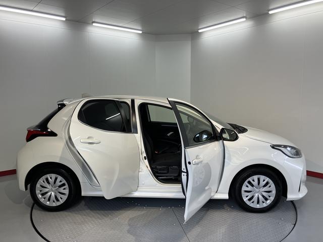 ヤリスＺディスプレイオーディオ　パノラマモニター　ＥＴＣ車載器　ドライブレコーダー　クルーズコントロール　オートライト　ＬＥＤヘッドライト　プッシュスタート　オートエアコン　前席シートヒーター（愛媛県）の中古車