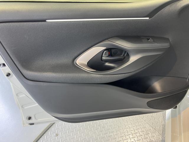 ヤリスＺディスプレイオーディオ　パノラマモニター　ＥＴＣ車載器　ドライブレコーダー　クルーズコントロール　オートライト　ＬＥＤヘッドライト　プッシュスタート　オートエアコン　前席シートヒーター（愛媛県）の中古車