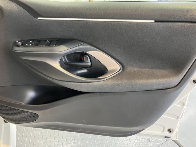 ヤリスＺディスプレイオーディオ　パノラマモニター　ＥＴＣ車載器　ドライブレコーダー　クルーズコントロール　オートライト　ＬＥＤヘッドライト　プッシュスタート　オートエアコン　前席シートヒーター（愛媛県）の中古車