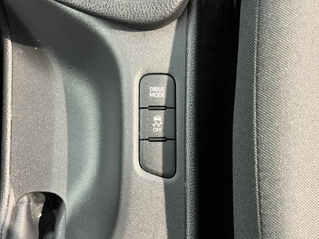 ヤリスＺディスプレイオーディオ　パノラマモニター　ＥＴＣ車載器　ドライブレコーダー　クルーズコントロール　オートライト　ＬＥＤヘッドライト　プッシュスタート　オートエアコン　前席シートヒーター（愛媛県）の中古車