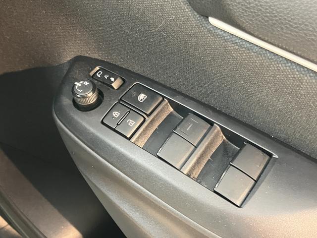 ヤリスＺディスプレイオーディオ　パノラマモニター　ＥＴＣ車載器　ドライブレコーダー　クルーズコントロール　オートライト　ＬＥＤヘッドライト　プッシュスタート　オートエアコン　前席シートヒーター（愛媛県）の中古車