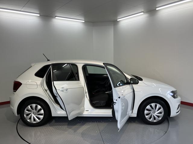 ＶＷ ポロＴＳＩトレンドラインＣＤ　ＵＳＢ　Ｂｌｕｅｔｏｏｔｈ　アイドリングストップ　電動格納ドアミラー　キーレスエントリー　マニュアルエアコン　パワステ　パワーウィンドウ　ＡＢＳ（愛媛県）の中古車