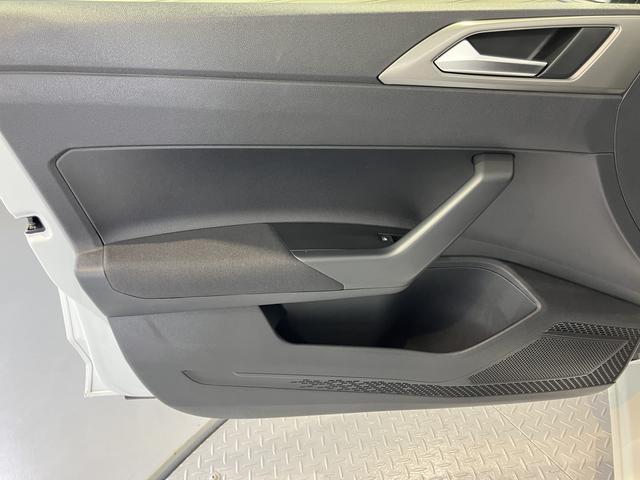 ＶＷ ポロＴＳＩトレンドラインＣＤ　ＵＳＢ　Ｂｌｕｅｔｏｏｔｈ　アイドリングストップ　電動格納ドアミラー　キーレスエントリー　マニュアルエアコン　パワステ　パワーウィンドウ　ＡＢＳ（愛媛県）の中古車