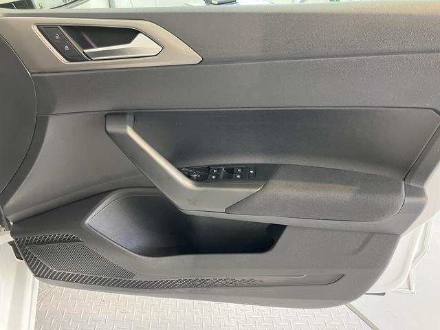 ＶＷ ポロＴＳＩトレンドラインＣＤ　ＵＳＢ　Ｂｌｕｅｔｏｏｔｈ　アイドリングストップ　電動格納ドアミラー　キーレスエントリー　マニュアルエアコン　パワステ　パワーウィンドウ　ＡＢＳ（愛媛県）の中古車