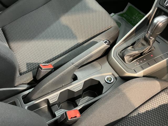 ＶＷ ポロＴＳＩトレンドラインＣＤ　ＵＳＢ　Ｂｌｕｅｔｏｏｔｈ　アイドリングストップ　電動格納ドアミラー　キーレスエントリー　マニュアルエアコン　パワステ　パワーウィンドウ　ＡＢＳ（愛媛県）の中古車