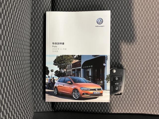 ＶＷ ポロＴＳＩトレンドラインＣＤ　ＵＳＢ　Ｂｌｕｅｔｏｏｔｈ　アイドリングストップ　電動格納ドアミラー　キーレスエントリー　マニュアルエアコン　パワステ　パワーウィンドウ　ＡＢＳ（愛媛県）の中古車