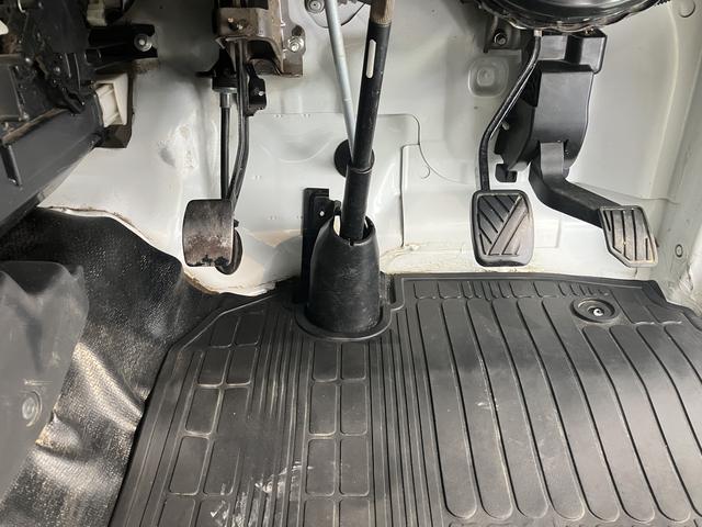 キャリイトラックKCエアコン・パワステ4WD 5速ミッション車 ラジオ マニュアルエアコン パワステ ABS 運転席エアバッグ 助手席エアバッグ(愛媛県)の中古車