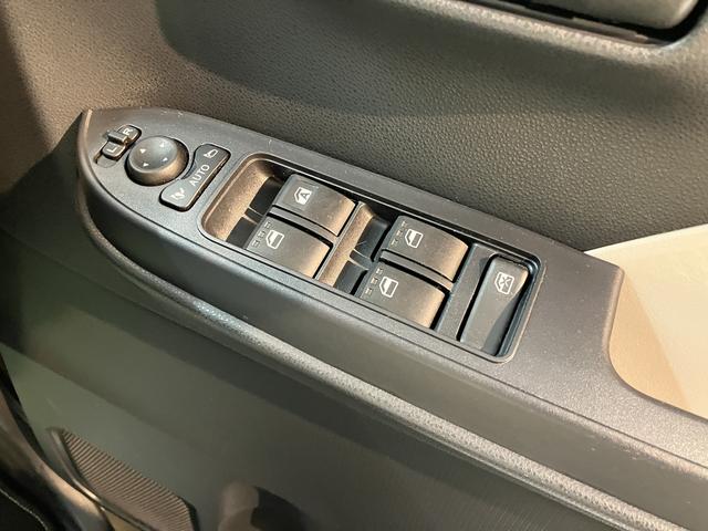 タントＸプッシュスタート　片側電動スライドドア　ベンチシート　運転席・助手席シートヒーター　コーナーセンサー　アイドリングストップ　オートライト　オートマチックハイビーム　ＬＥＤヘッドライト　純正ナビ　２ＷＤ（愛媛県）の中古車