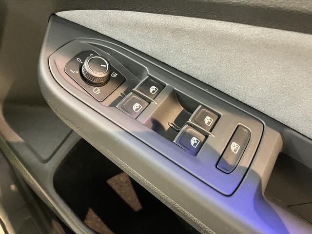 ＶＷ ゴルフＴＤＩ　Ｒラインプッシュスタート　電動パーキングブレーキ　オートブレーキホールド　パークアシスト　運転席・助手席シートヒーター　アイドリングストップ　アダプティブクルーズコントロール　レーンアシストワイヤレス充電（愛媛県）の中古車