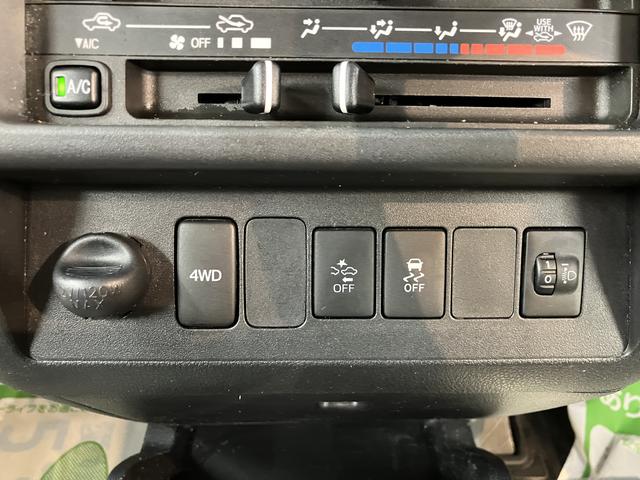 ハイゼットトラックスタンダードSAIIIt4WD LEDヘッドライト スマートアシスト レーンアシスト LEDヘッドライト マニュアルエアコン パワステ ABS 運転席エアバッグ 純正CDチューナー CD AM FM AUX USB(愛媛県)の中古車