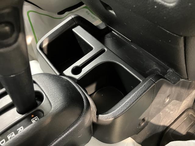 ハイゼットトラックスタンダードSAIIIt4WD LEDヘッドライト スマートアシスト レーンアシスト LEDヘッドライト マニュアルエアコン パワステ ABS 運転席エアバッグ 純正CDチューナー CD AM FM AUX USB(愛媛県)の中古車