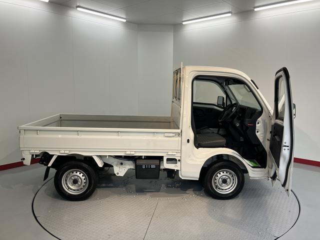 ハイゼットトラックスタンダードSAIIIt4WD LEDヘッドライト スマートアシスト レーンアシスト LEDヘッドライト マニュアルエアコン パワステ ABS 運転席エアバッグ 純正CDチューナー CD AM FM AUX USB(愛媛県)の中古車