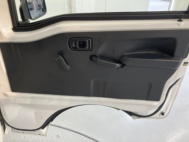 ハイゼットトラックスタンダードSAIIIt4WD LEDヘッドライト スマートアシスト レーンアシスト LEDヘッドライト マニュアルエアコン パワステ ABS 運転席エアバッグ 純正CDチューナー CD AM FM AUX USB(愛媛県)の中古車