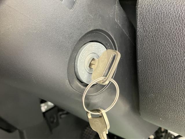 ハイゼットトラックスタンダード2WD MT車 エアコン パワステ エアバッグ ABS ラジオ オートライト アイドリングストップ スマートアシスト非装着車(愛媛県)の中古車