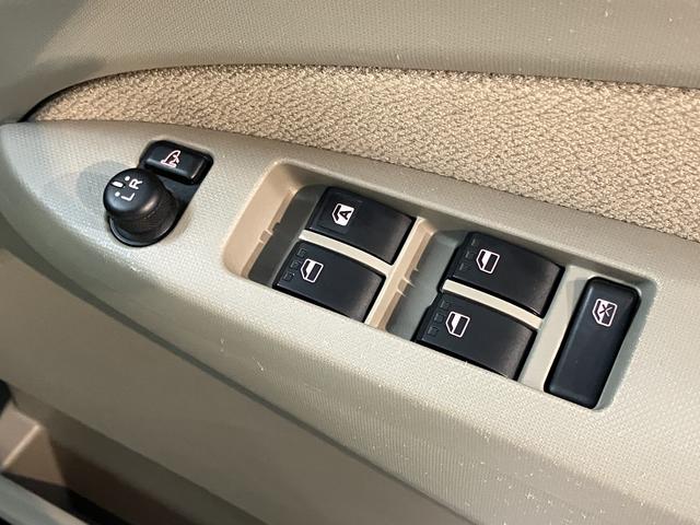 ムーヴX SA2WD CVT車 CD ラジオ プッシュスタート アイドリングストップ ベンチシート オートライト 電動格納ドアミラー キーフリーシステム(愛媛県)の中古車