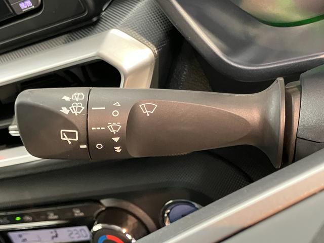 ロッキープレミアムG HEV純正ナビ パノラマモニター フルセグTV CD DVD USB ミュージックサーバー ドラレコ ETC クルーズコントロール 前席シートヒーター オートライト LEDヘッドライト 電動パーキング(愛媛県)の中古車