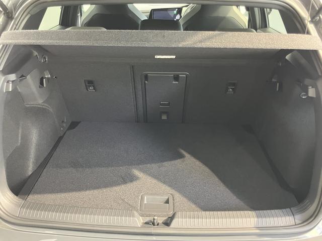 VW ゴルフeTSI Rライン純正ナビ フルセグTV バックモニター Bluetooth USB ドラレコ ETC クルーズコントロール オートライト LEDヘッドライト 前席シートヒーター ステアリングヒーター プッシュスタート(愛媛県)の中古車