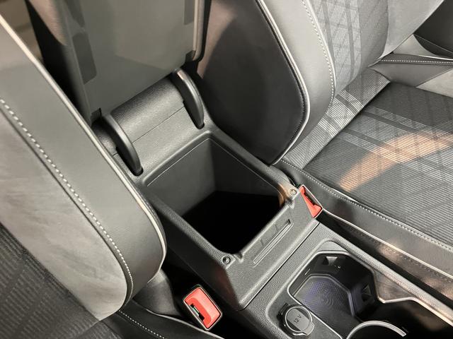 VW ゴルフeTSI Rライン純正ナビ フルセグTV バックモニター Bluetooth USB ドラレコ ETC クルーズコントロール オートライト LEDヘッドライト 前席シートヒーター ステアリングヒーター プッシュスタート(愛媛県)の中古車