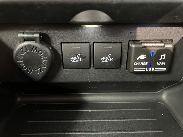 ロッキーGプッシュスタート オートライト LEDヘッドライト フロントフォグランプ アダプティブクルーズコントロール 運転席・助手席シートヒーター コーナーセンサー 純正ナビ パノラマモニター ETC車載器(愛媛県)の中古車