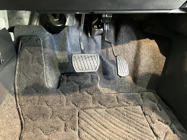 ロッキーGプッシュスタート オートライト LEDヘッドライト フロントフォグランプ アダプティブクルーズコントロール 運転席・助手席シートヒーター コーナーセンサー 純正ナビ パノラマモニター ETC車載器(愛媛県)の中古車
