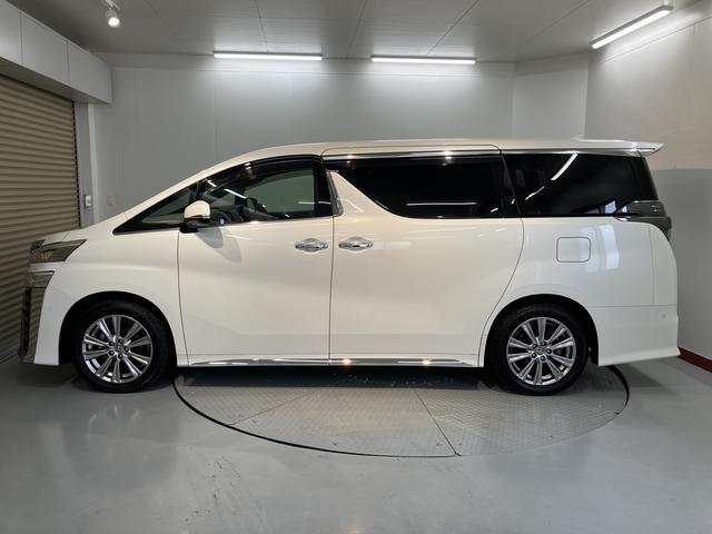 ヴェルファイア 中古車 ２．５　ゴールデンアイズＩＩプッシュスタート　両側電動スライドドア　ＬＥＤヘッドライト　フロントフォグランプ　電動パーキングブレーキ　クリアランスソナー　レーダークルーズコントロール　純正ナビ　パノラミックビューモニター
