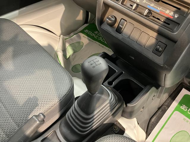 ハイゼットトラックスタンダード４ＷＤ　ハロゲンヘッドライト　マニュアルエアコン　運転席エアバッグ　パワステ　全塗装済車　オーディオレス（愛媛県）の中古車