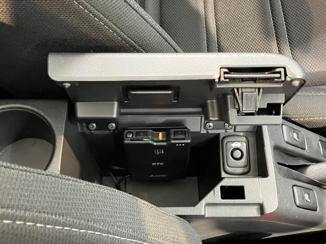 コペンセロ純正ナビ　バックモニター　フルセグＴＶ　ＣＤ　ＤＶＤ　ＵＳＢ　Ｂｌｕｅｔｏｏｔｈ　ＥＴＣ　ドラレコ　オートライト　ＬＥＤヘッドライト　前席シートヒーター　障害物センサー　アイドリングストップ　キーレス（愛媛県）の中古車