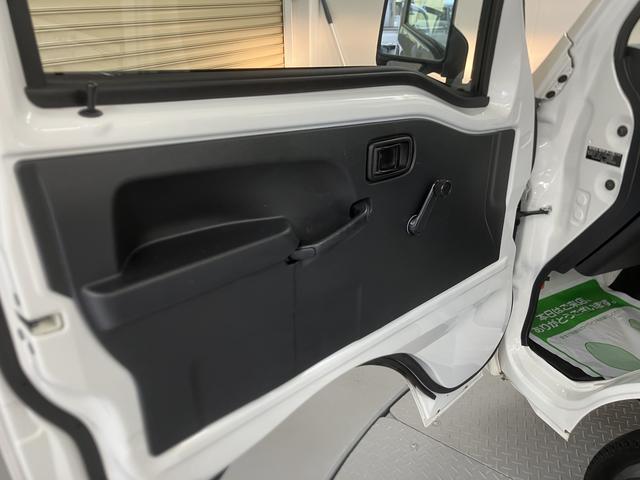 ハイゼットトラックスタンダード４ＷＤ　ＡＴ車　ラジオ　マニュアルエアコン　パワステ　ＡＢＳ　運転席エアバッグ（愛媛県）の中古車