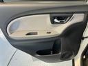 純正ナビ　バックカメラ　フルセグＴＶ　ＣＤ　ＤＶＤ　ＵＳＢ　Ｂｌｕｅｔｏｏｔｈ　ＥＴＣ　オートライト　ベンチシート　プッシュスタート　アイドリングストップ　電動格納ドアミラー　キーフリーシステム（愛媛県）の中古車