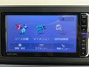 純正ナビ　バックカメラ　フルセグＴＶ　ＣＤ　ＤＶＤ　ＵＳＢ　Ｂｌｕｅｔｏｏｔｈ　ＥＴＣ　オートライト　ベンチシート　プッシュスタート　アイドリングストップ　電動格納ドアミラー　キーフリーシステム（愛媛県）の中古車