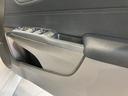 プッシュスタート　アイドリングストップ　クルーズコントロール　オートライト　ＬＥＤヘッドライト　純正ナビ　ＣＤ　ＤＶＤ　ＵＳＢ　Ｂｌｕｅｔｏｏｔｈ　純正ＥＴＣ車載器　バックカメラ　社外アルミホイール（愛媛県）の中古車