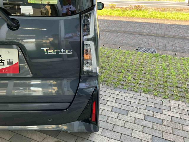 タントカスタムＲＳ９インチディスプレイモニター　ターボ　１５インチアルミ　バックカメラ　両側電動スライド　シートヒーター　電動駐車ブレーキ　ＬＥＤライト＆フォグ　デッキボード　コーナーセンサー　衝突被害軽減ブレーキ（千葉県）の中古車