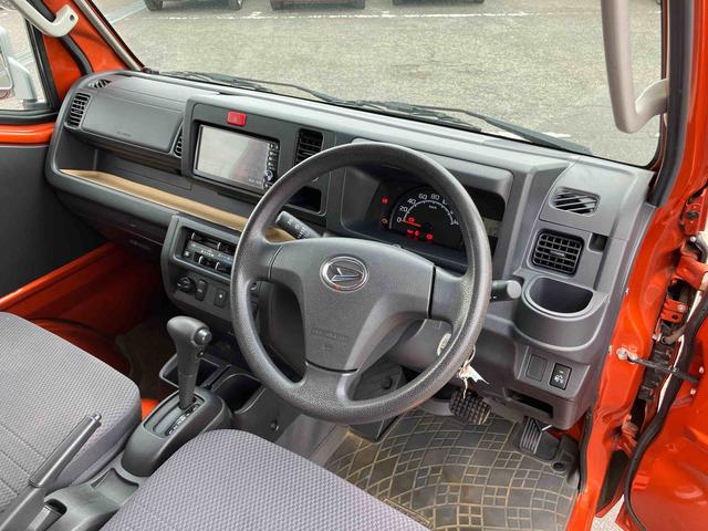 ハイゼットトラックエクストラ　４ＷＤ４ＷＤ　４速ＡＴ　ナビ／ＢＴ／ＤＴＶ／ＤＩＳＣ　フォグランプ　荷台作業灯　リヤ４枚リーフスプリング　テールゲートチェーン　フロントダークメッキガーニッシュ　工具箱　フロアイルミネーション　キーレス（千葉県）の中古車