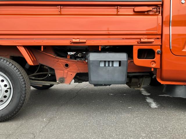 ハイゼットトラックエクストラ　４ＷＤ４ＷＤ　４速ＡＴ　ナビ／ＢＴ／ＤＴＶ／ＤＩＳＣ　フォグランプ　荷台作業灯　リヤ４枚リーフスプリング　テールゲートチェーン　フロントダークメッキガーニッシュ　工具箱　フロアイルミネーション　キーレス（千葉県）の中古車